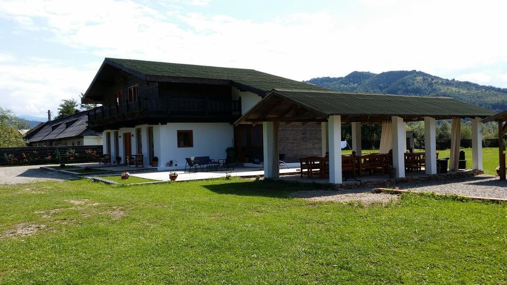 Landhaus Bed&Breakfast Вишеу-де-Сус Экстерьер фото